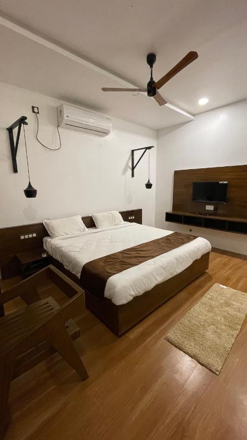 Rustic Vogue Hotel Shamirpet Екстериор снимка